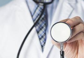 Médicos especialistas, de familia y pediatras podrán seguir en activo voluntariamente hasta los 70 años