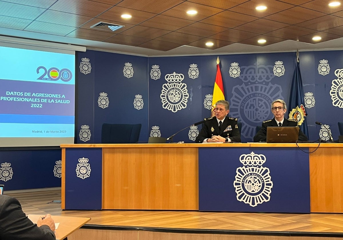 El Comisario General de Seguridad Ciudadana, Juan Carlos Castro Estévez; acompañado del Interlocutor Policial Nacional Sanitario, Manuel Yanguas Menéndez, ha expuesto el análisis de los datos estadísticos.