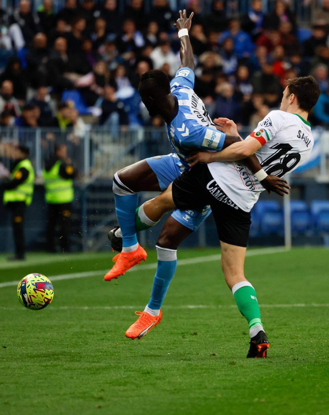 La derrota del Málaga ante el Racing, en imágenes