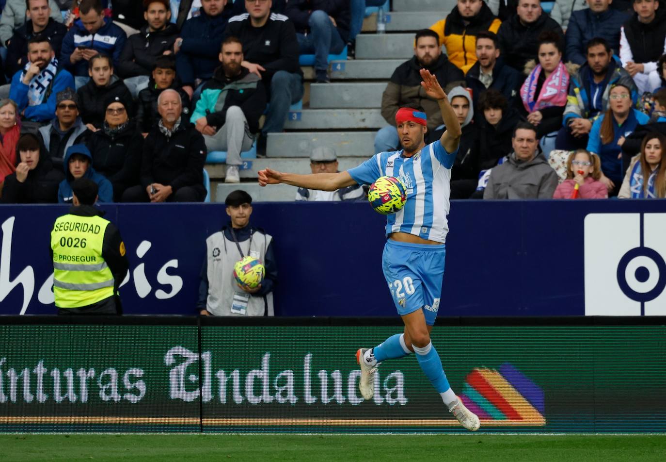 La derrota del Málaga ante el Racing, en imágenes