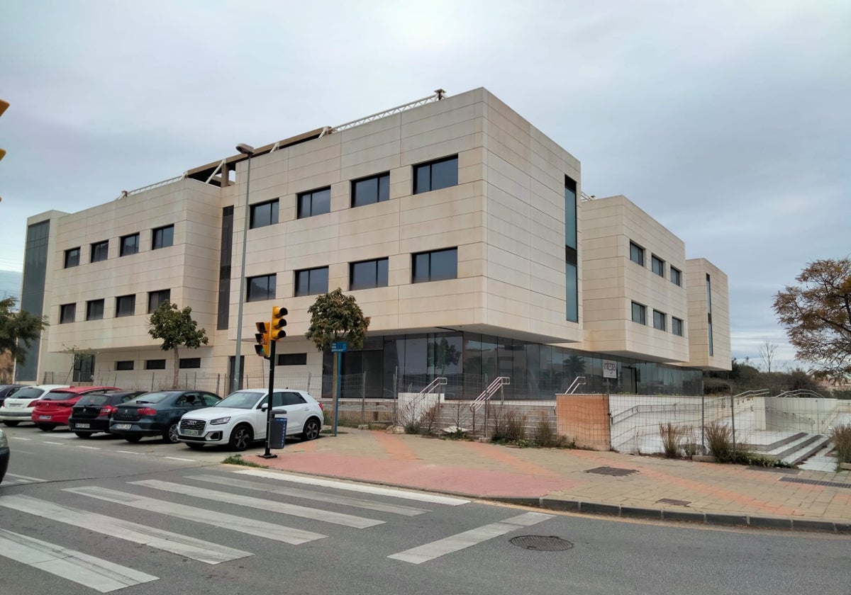 Un edificio inacabado y 12 años de espera para el mayor centro de discapacitados de Andalucía