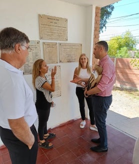 Imagen secundaria 2 - Tres imágenes de la visita de la delegación de Algarrobo, con su alcalde, Alberto Pérez, a tierras argentinas.