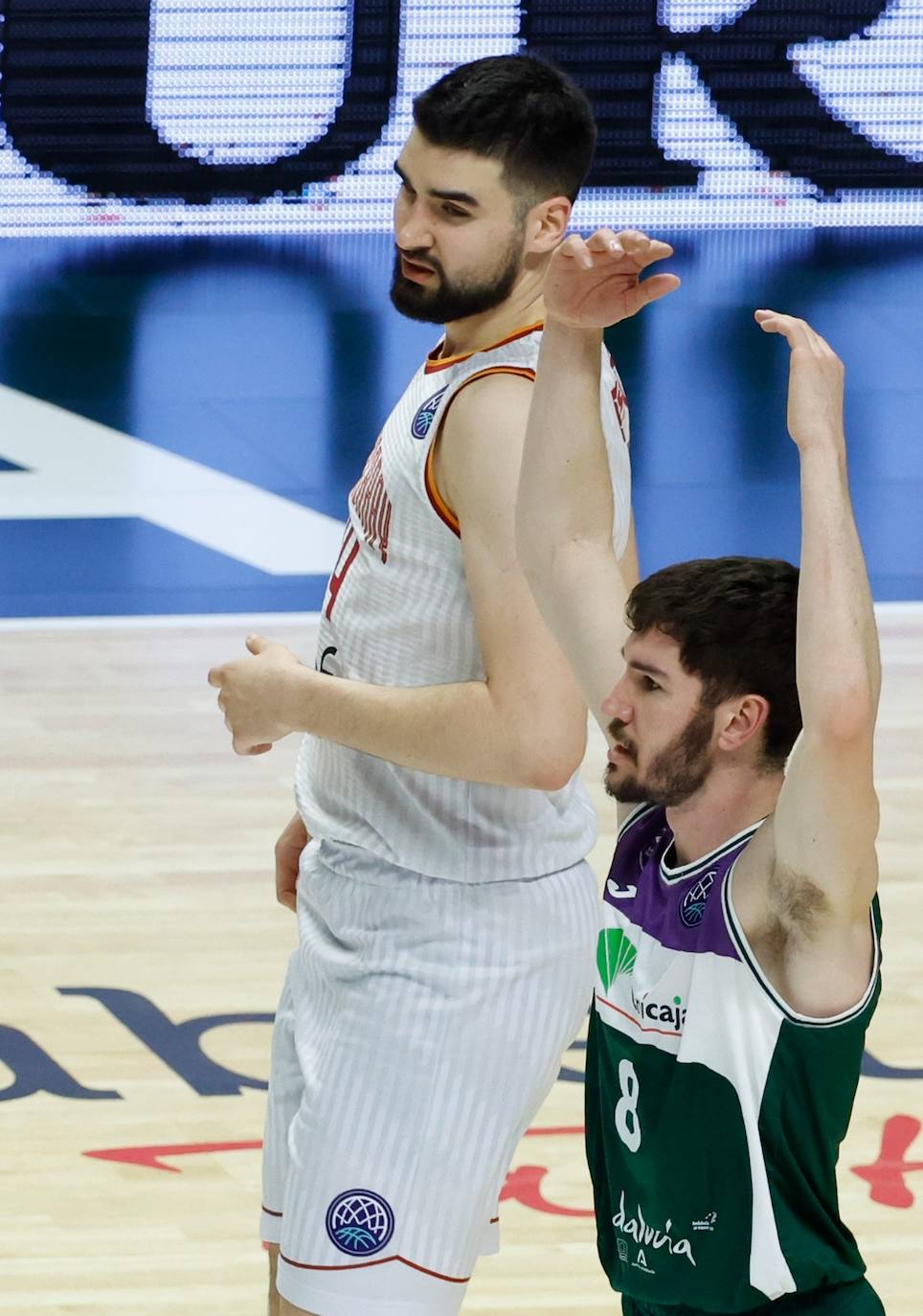 Los malagueños se impusieron a los turcos en un final de infarto (81-76)