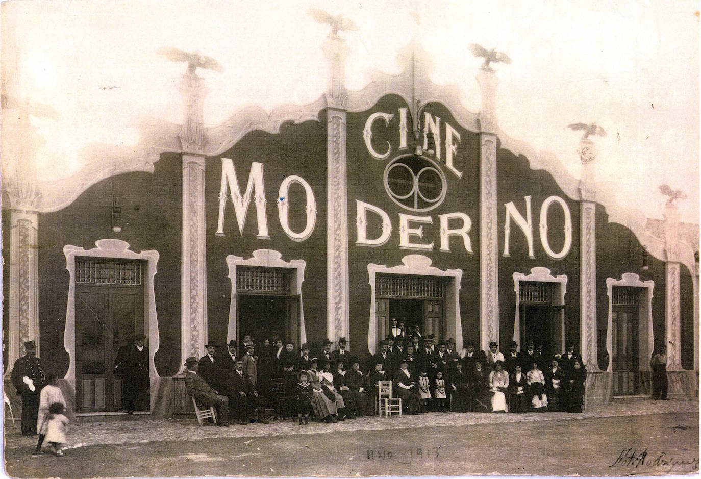 Cine Moderno, en una imagen de 1913