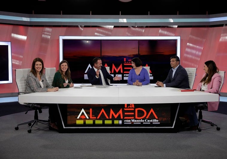 Mesa de debate sobre el 8M, en 'La Alameda'.