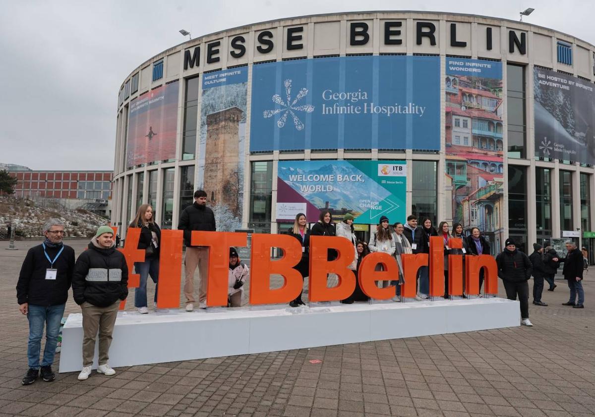 Asistentes entrando a la Messe de Berlín, donde se celebra la ITB.