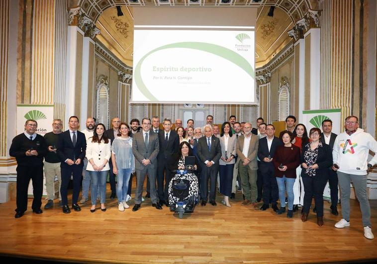 Fundación Bancaria Unicaja reconoce a los clubes que respalda tras recibir la Medalla de Andalucía del Deporte
