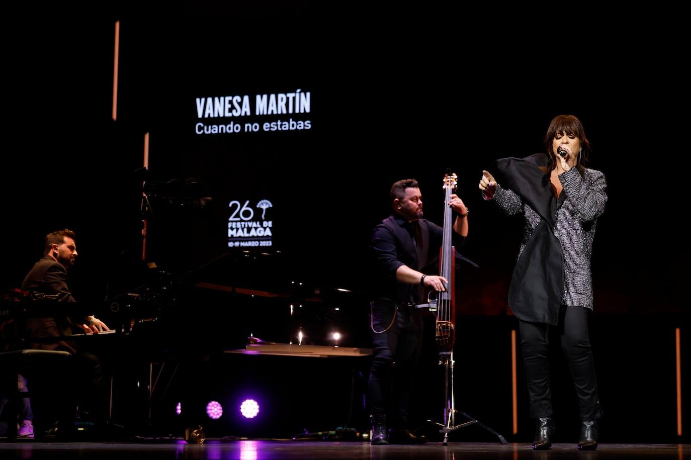 Vanessa Martín, durante su actuación en la gala inaugural