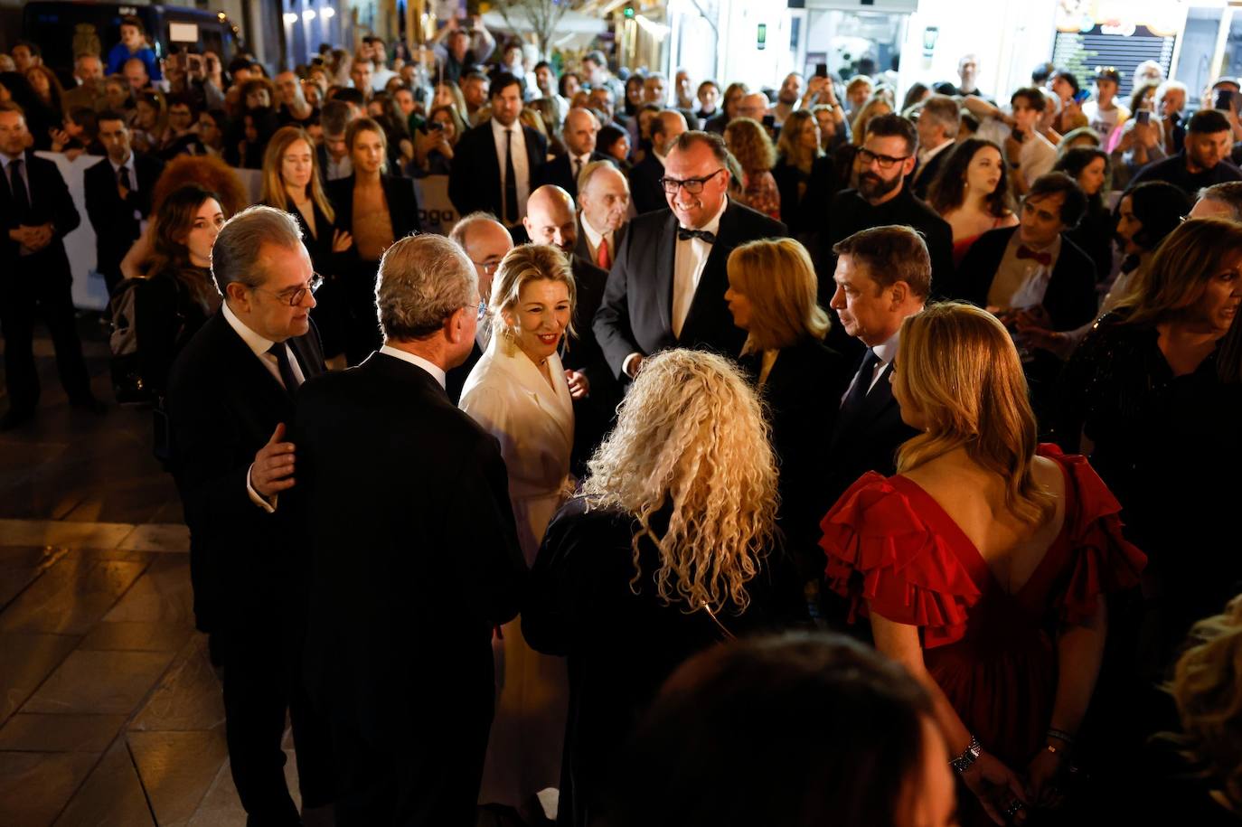 Autoridades asistentes a la gala inaugural