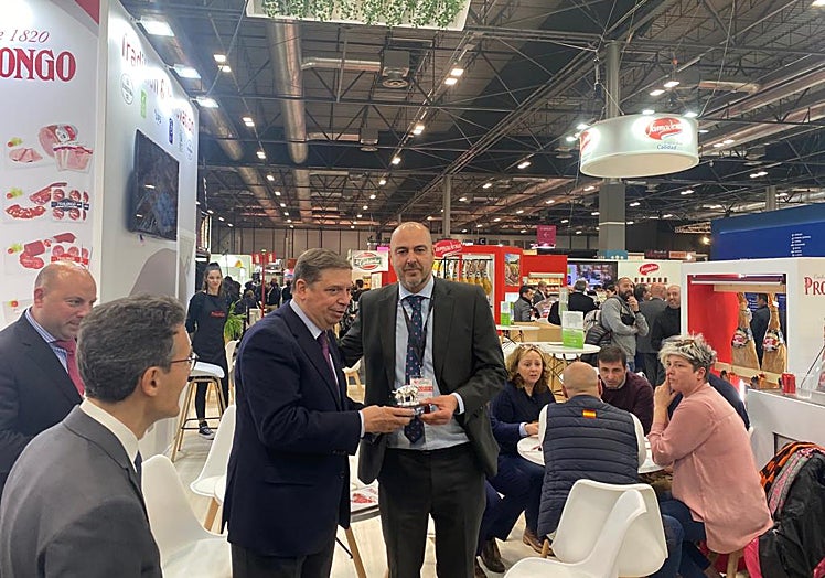 Representantes de Faccsa-Prolongo con el ministro de Agricultura, Luis Planas.