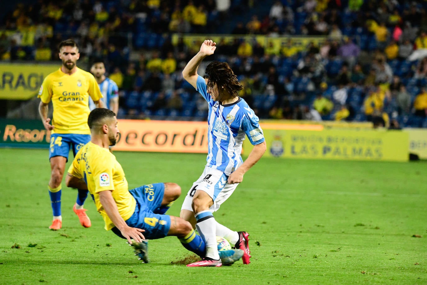 El Málaga logra el empate en Las Palmas en el último suspiro