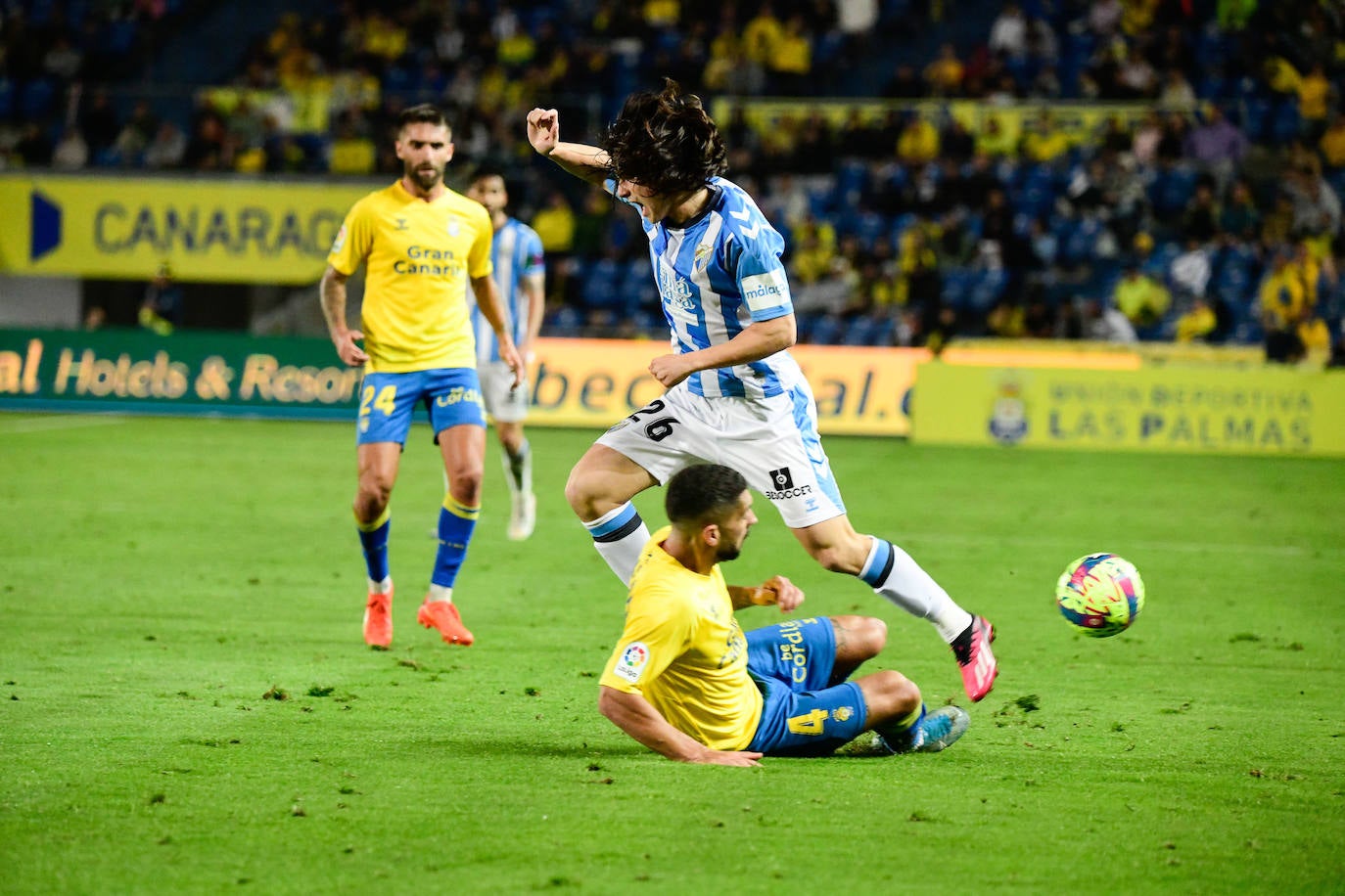 El Málaga logra el empate en Las Palmas en el último suspiro