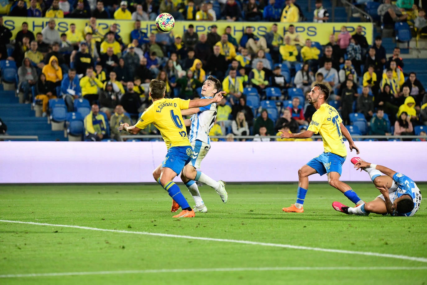 El Málaga logra el empate en Las Palmas en el último suspiro