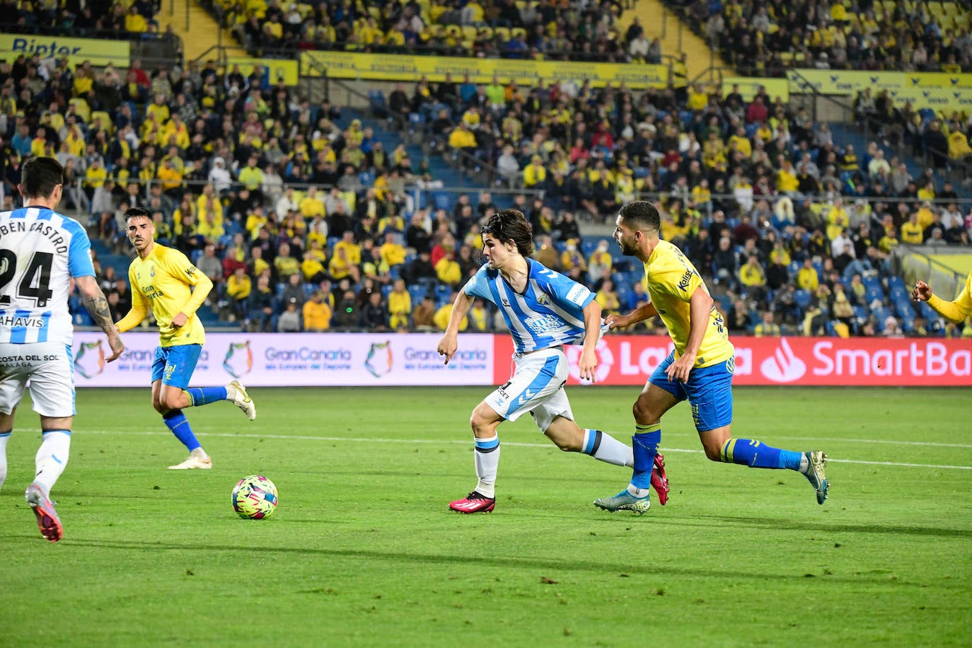 El Málaga logra el empate en Las Palmas en el último suspiro