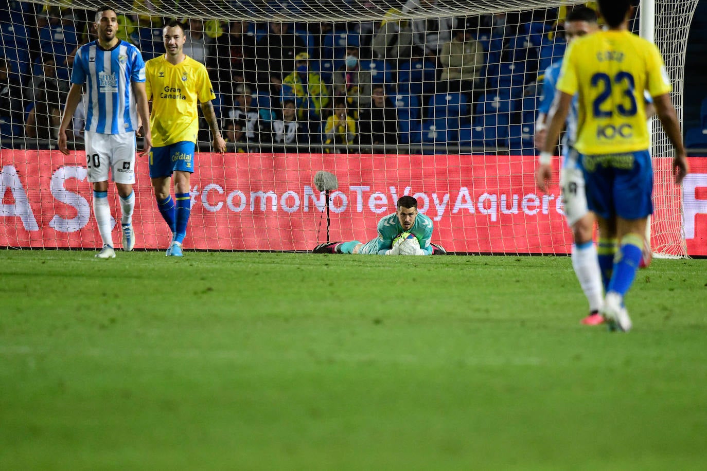 El Málaga logra el empate en Las Palmas en el último suspiro