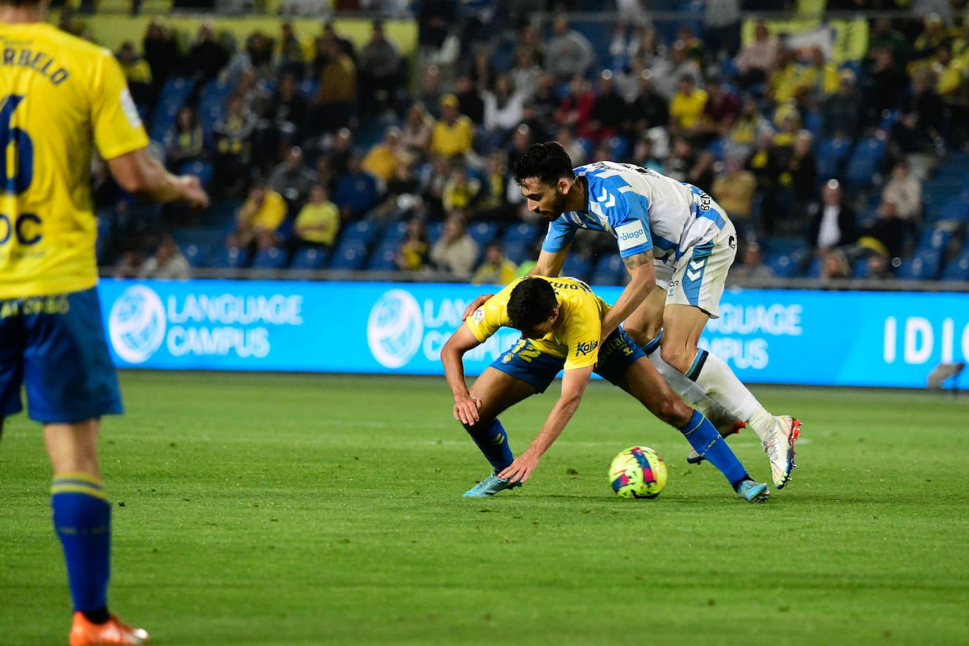 El Málaga logró empatar en Las Palmas in extremis