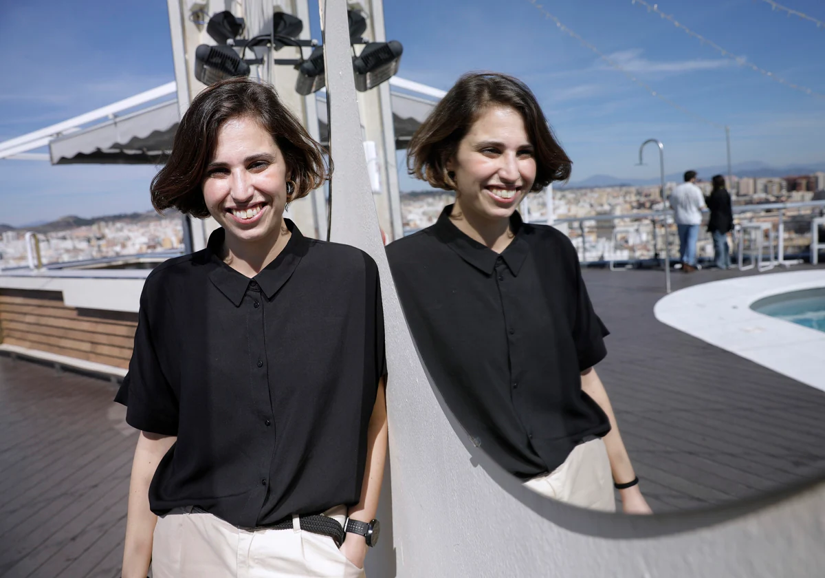 Marta Díaz de Lope, directora y guionista malagueña en la terraza del AC Málaga Palacio