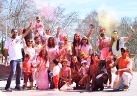 El Holi, una unión cultural que tiñe de color Benalmádena