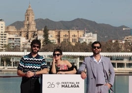 Javier Rey, Verónica Echegui y Tamar Novas, en el photocall de este lunes.