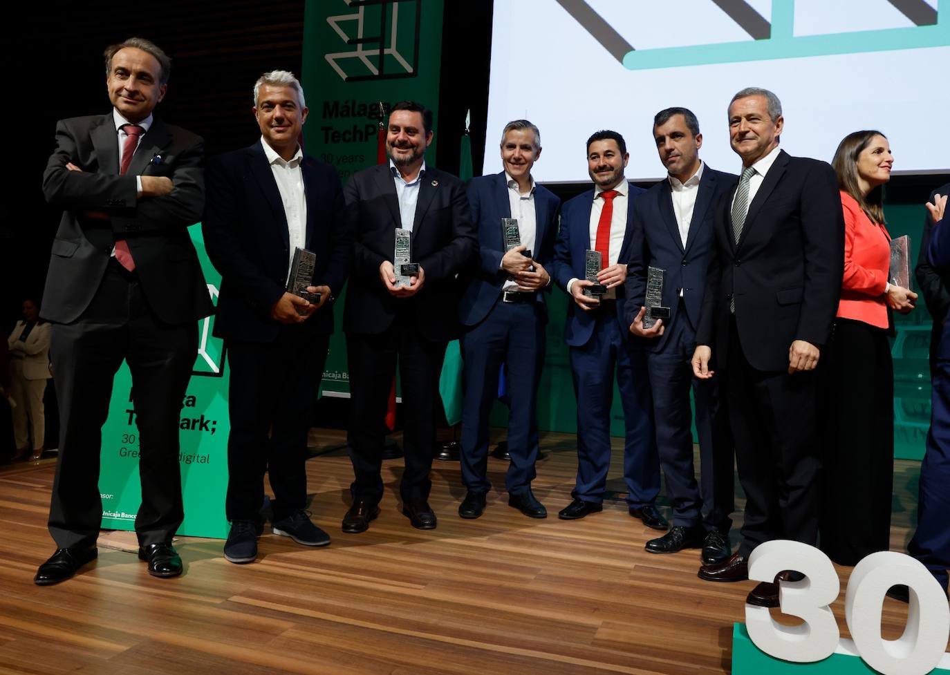 Foto con los directivos de las once empresas que han sido reconocidas en el acto del 30 aniversario de Málaga Tech Park. 