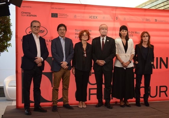 Representantes institucionales, ayer en la presentación.