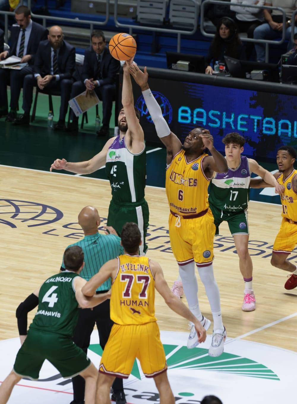 El Unicaja logra su deseada victoria ante el Limoges