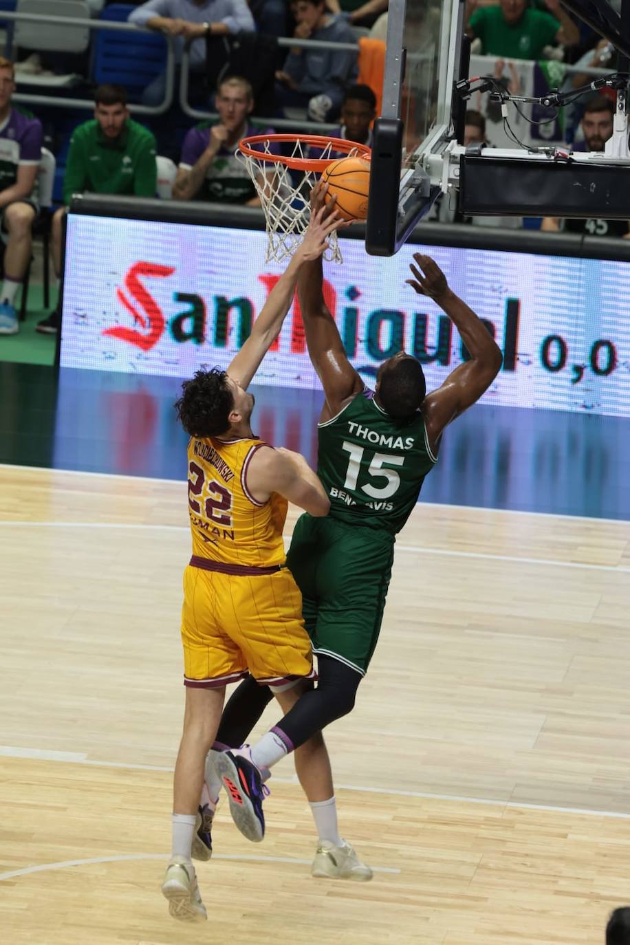 El Unicaja logra su deseada victoria ante el Limoges