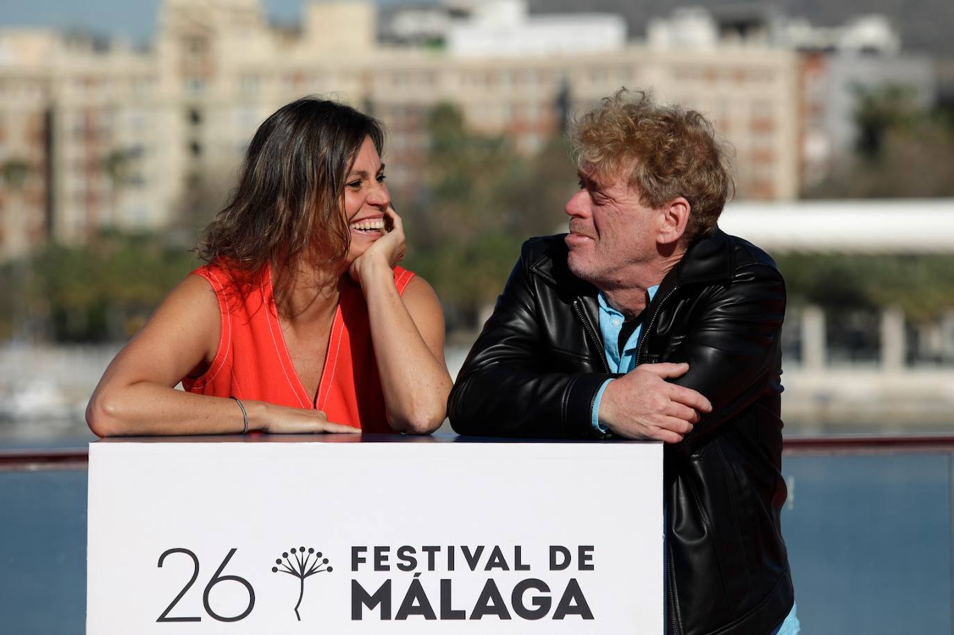 ¡Photocall' con el equipo de la película de la sección oficial 'Desperté con un sueño'. Con el director Pablo Solarz, los intérpretes Lucas Ferro y Julia Ércoli; y la productora, Agustina Chiarino.