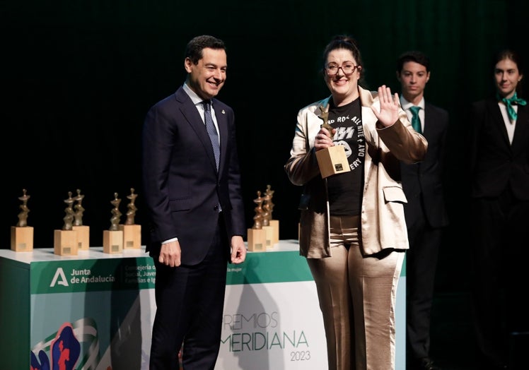 Moreno y la malagueña Pedrita Parker en la entrega del galardón.