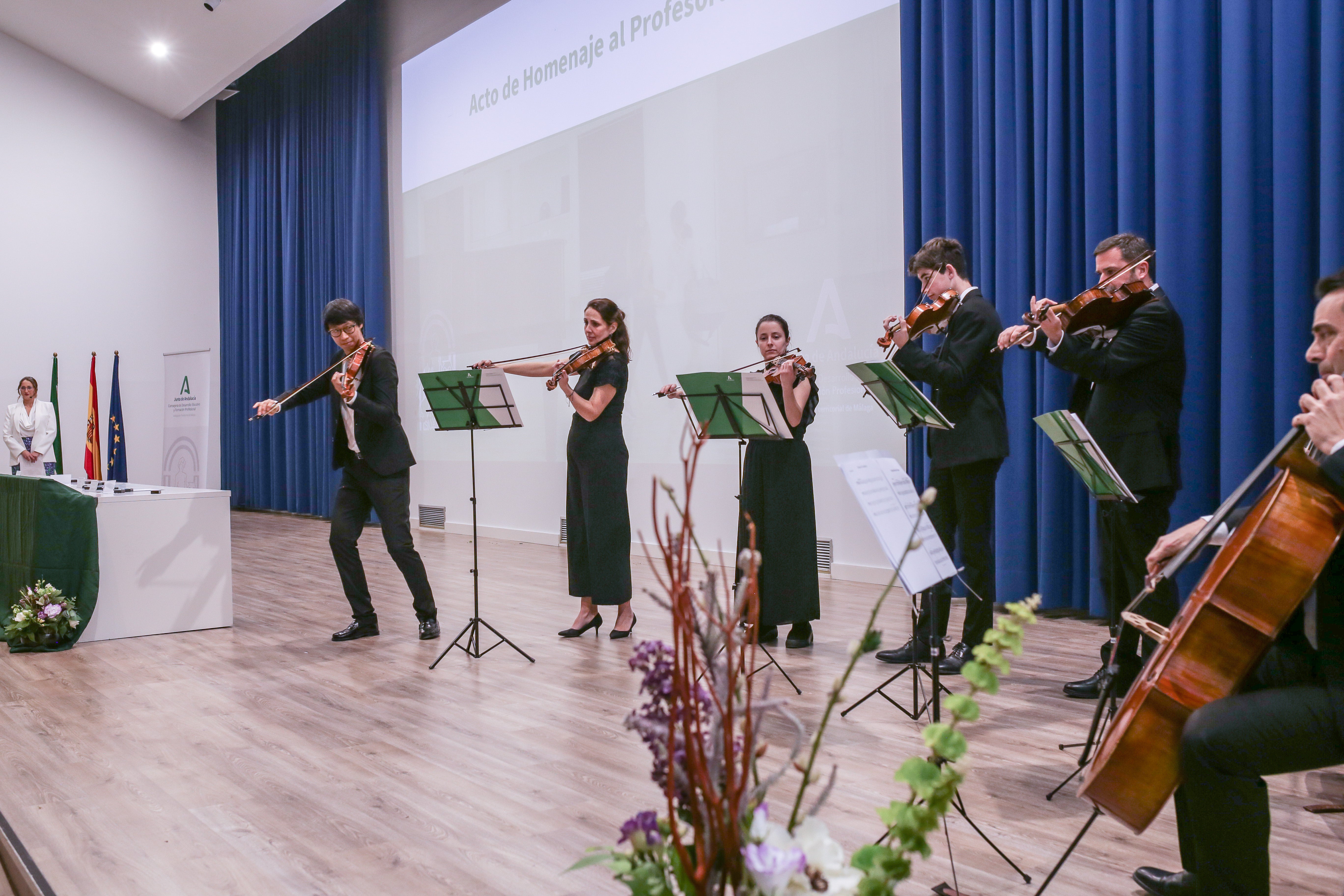 La Delegación de Desarrollo Educativo rinde homenaje a los 513 maestros y profesores jubilados durante el pasado año