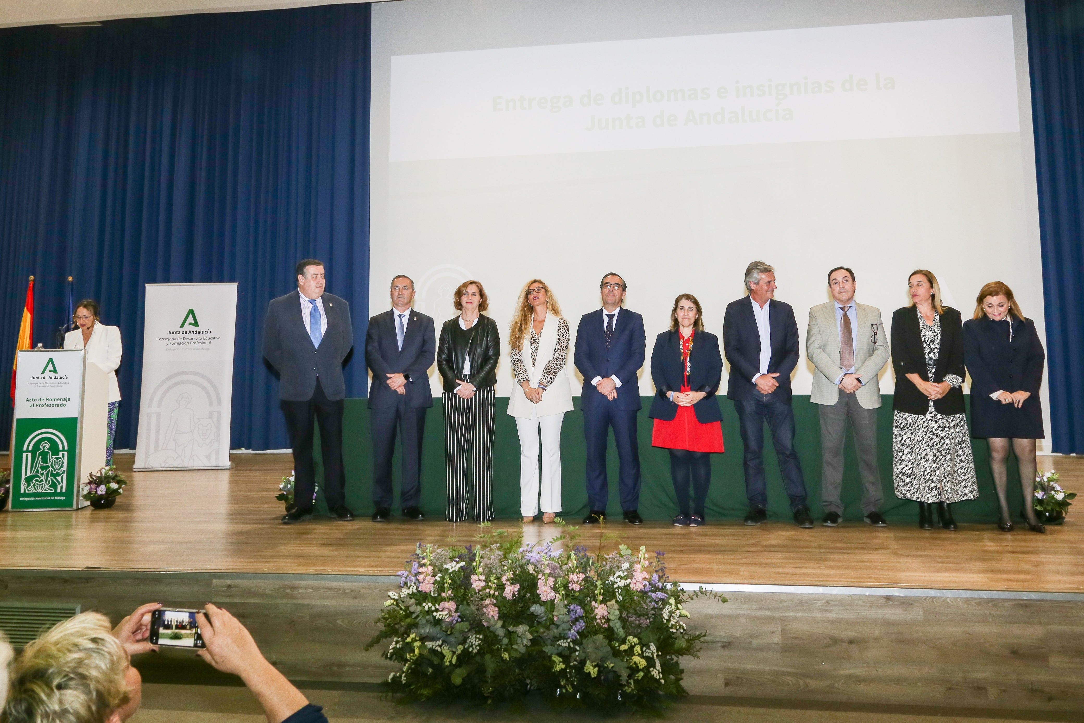 La Delegación de Desarrollo Educativo rinde homenaje a los 513 maestros y profesores jubilados durante el pasado año