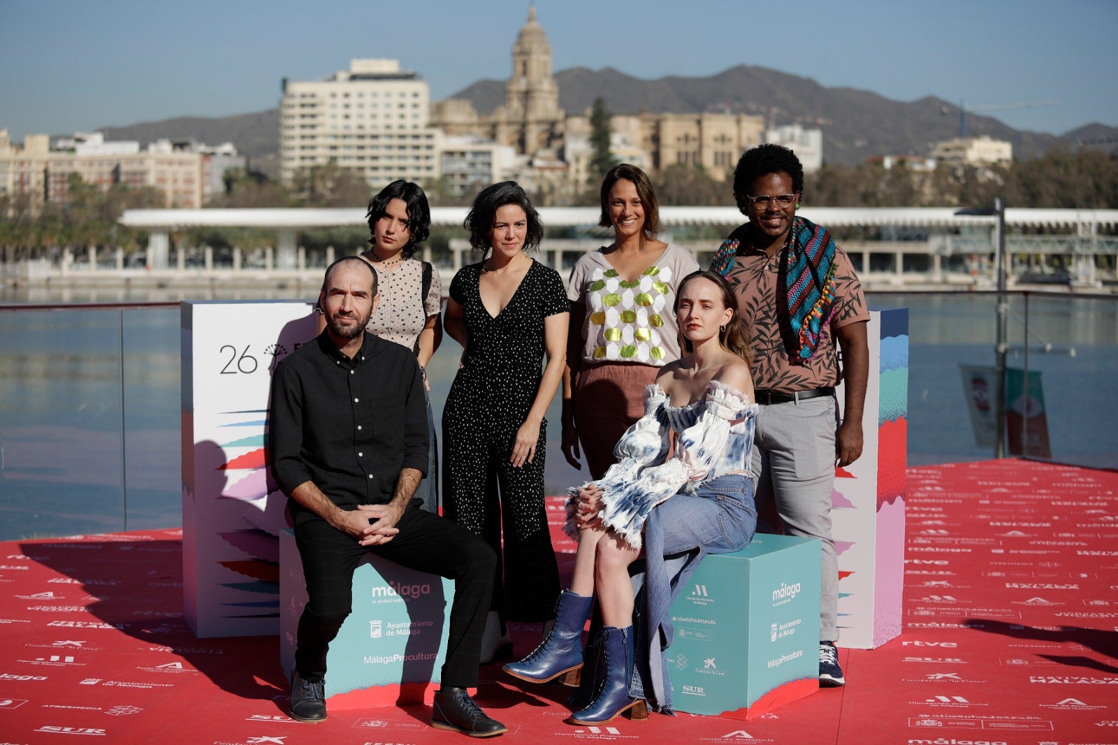 Photocall con el equipo de la película 'Las hijas', de Kattia G. Zúñiga. Con la presencia de la directora, las actrices Ariana Chaves Gavilán y Cala Rossel Campos, el productor y director de fotografía Alejo Crisóstomo, y los productores Isabella Gálvez Peñafiel y Said Isaa.