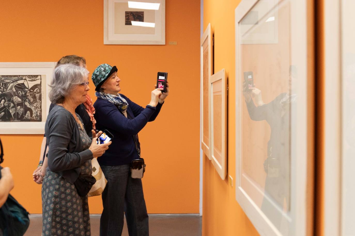 El Museo en el Molinillo del artista expresionista se une al 50 aniversario del a muerte del autor del 'Guernica' con la tauromaquía vista por ambos creadores malagueños