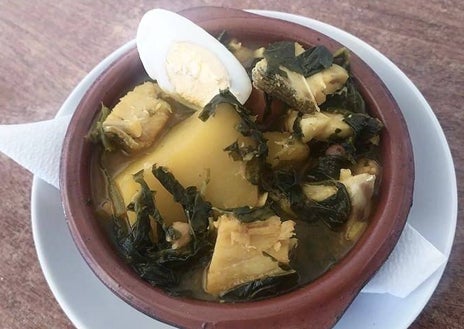 Imagen secundaria 1 - Crema de calabaza asada de La Palette, potaje de bacalao de Al Tanteo y champiñón relleno de carrilada de La Nuit by Marcia