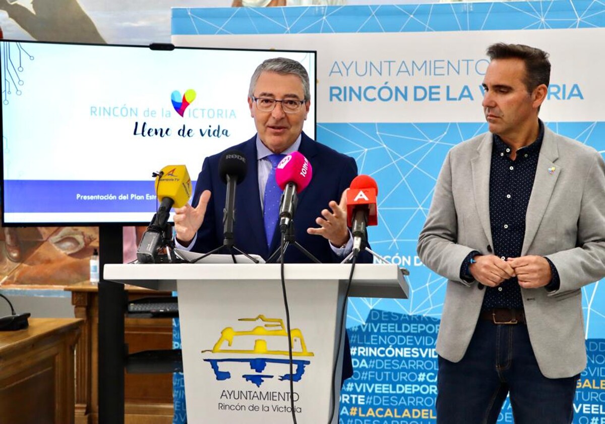 Francisco Salado y Antonio José Martín, este martes en rueda de prensa.