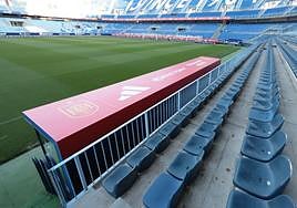 La Rosaleda se viste de rojo