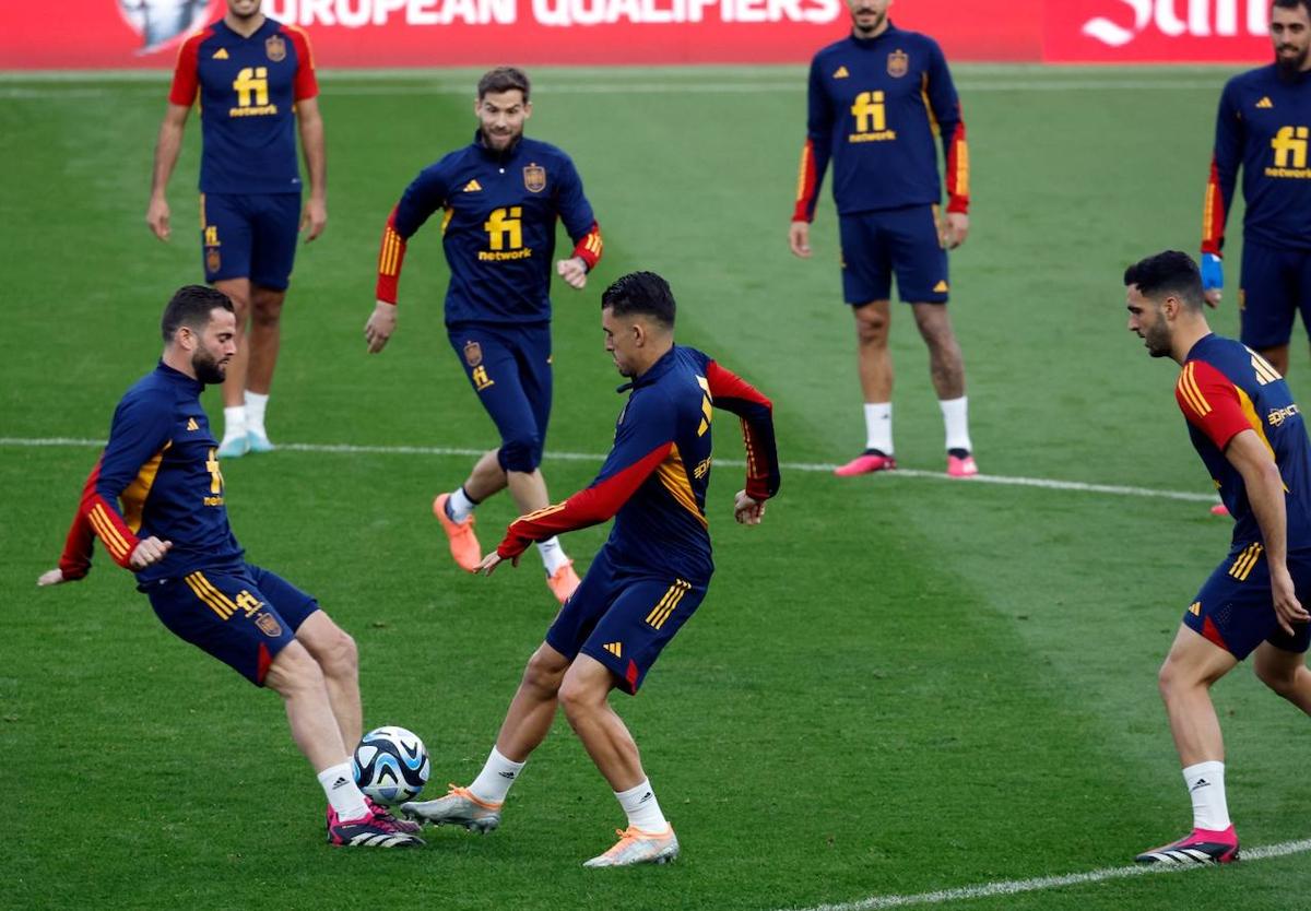 Entrenamiento de la selección española de fútbol en La Rosaleda