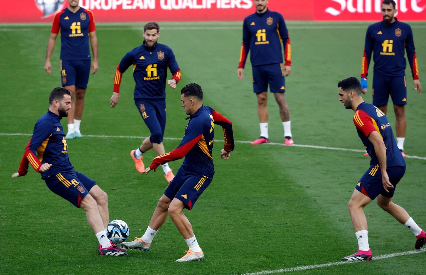 Entrenamiento de la selección española de fútbol en La Rosaleda