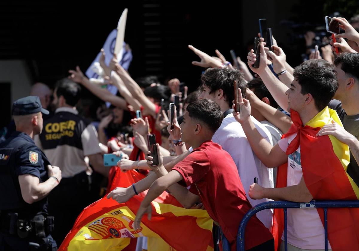 Vídeo | Llegada de la selección nacional de fútbol a Málaga