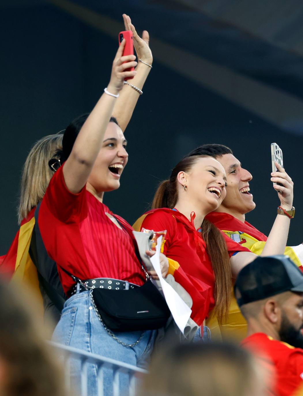 Lleno en La Rosaleda para ver a España