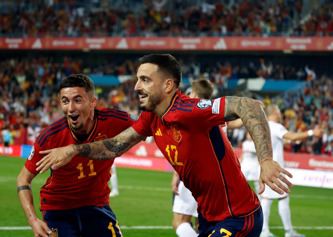 Lleno en La Rosaleda para ver a España