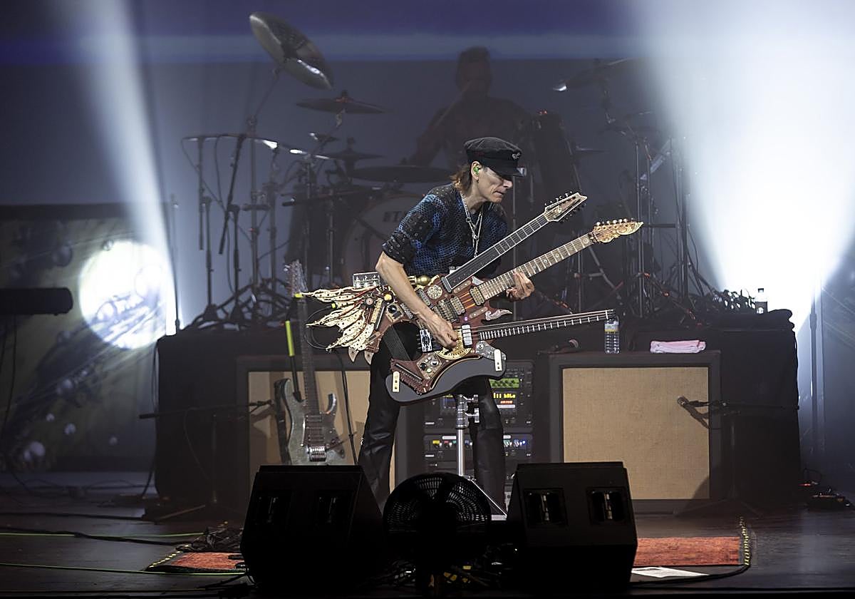 El inclasificable Steve Vai, en el Cervantes