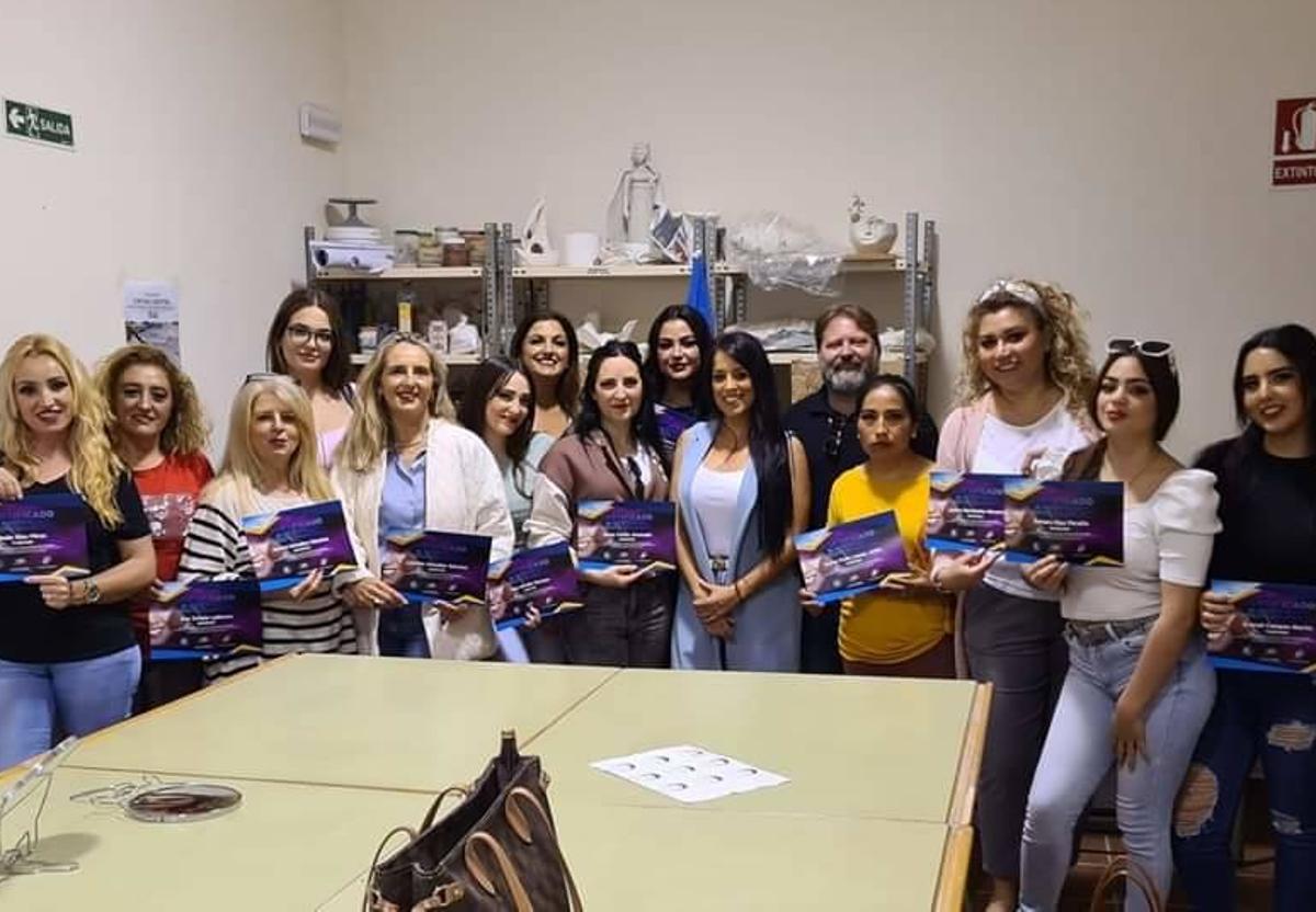 Participantes con Ruiz, entre otros.