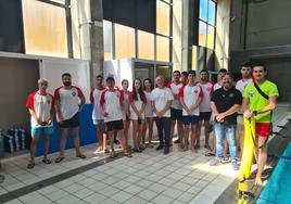 Los alumnos con el alcalde y Ruiz.