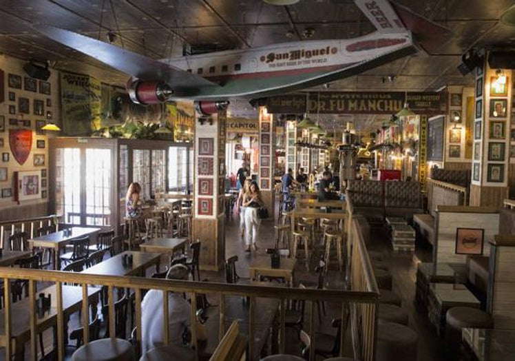 Interior de Le Grand Café en el Centro.