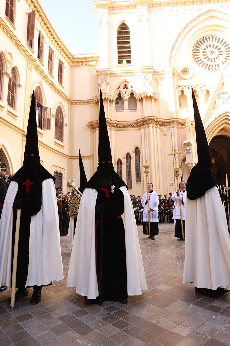 Semana Santa de Málaga 2023: Traslados y procesiones del Sábado Santo