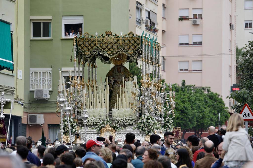 Nueva Esperanza, en procesión este Martes Santo en Málaga.