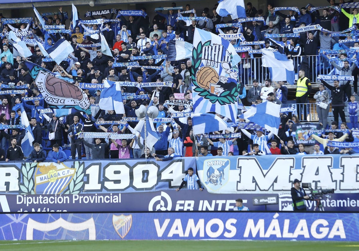 Aficionados del Málaga en La Rosaleda.