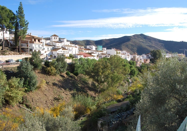 Vista panorámica del casco urbano de Totalán, a apenas 12 kilómetros de Rincón de la Victoria.