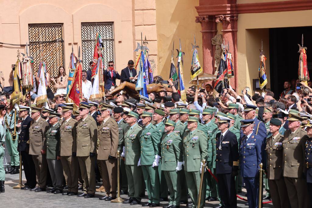 Las mejores fotos del desembarco de la Legión y del traslado del Cristo de Mena